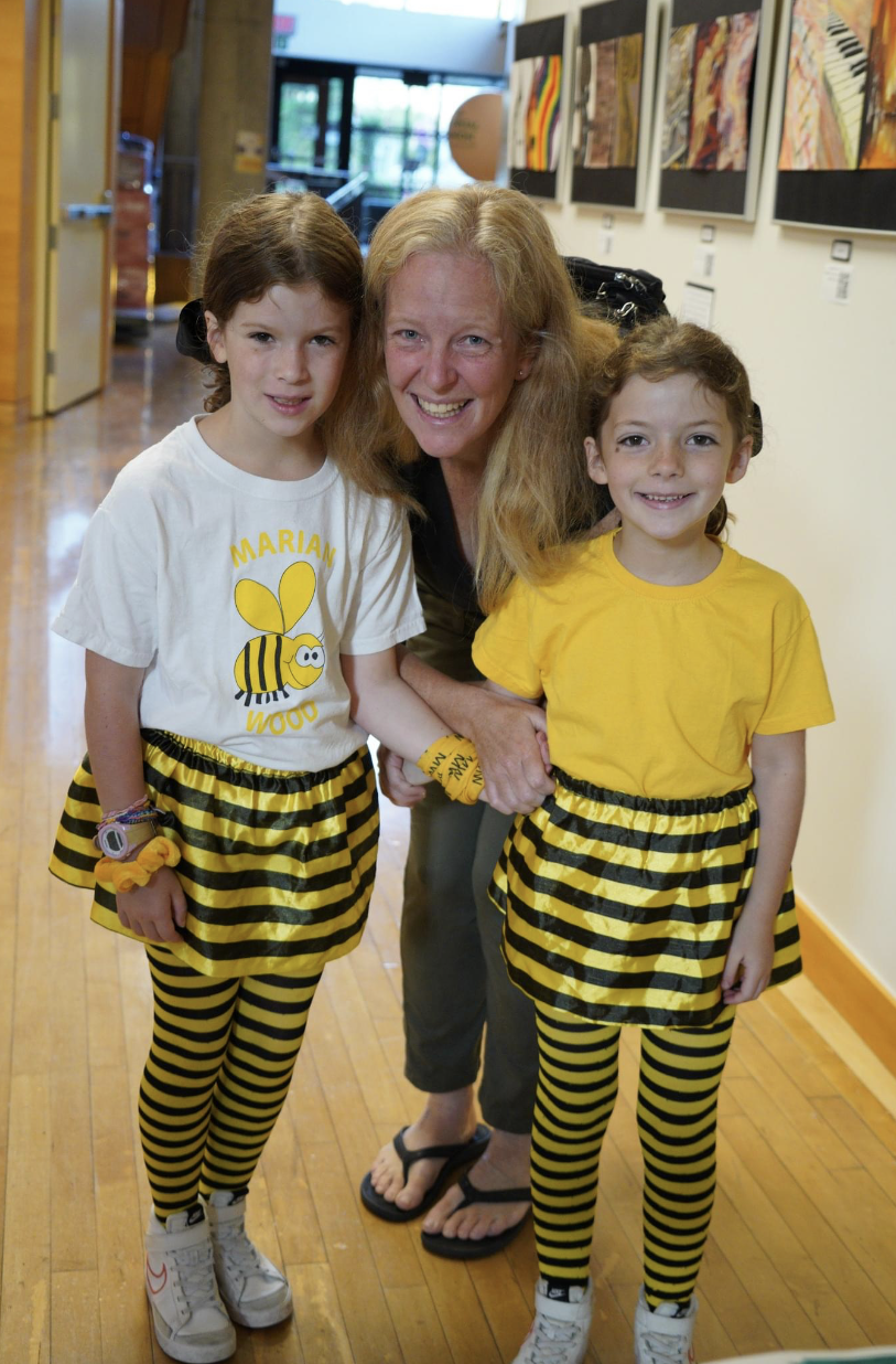 Sheana Desson and girls