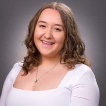 AlumniNews-graduation-EmilyNevison-web-6 Emily Nevison